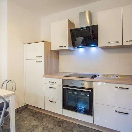 Apartman 4249-2 *