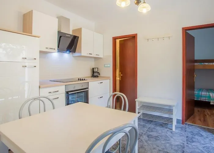 4249-2 Apartment