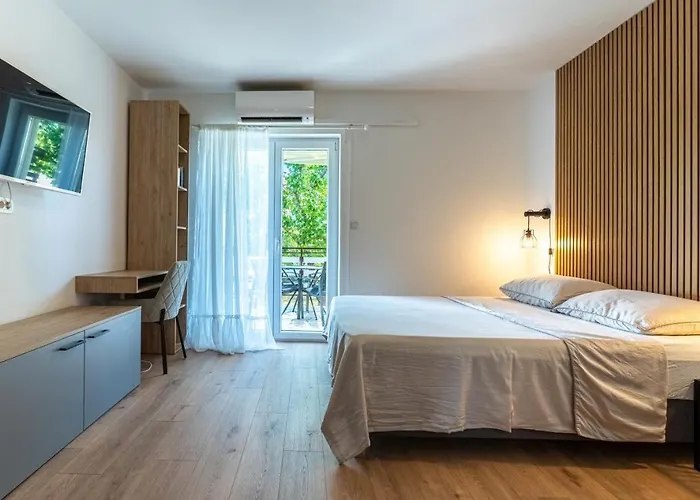 4249-2 Apartment