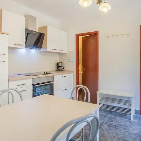 4249-2 Apartment