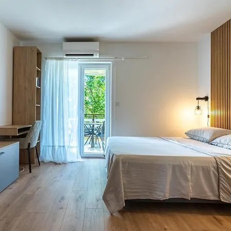4249-2 Apartment